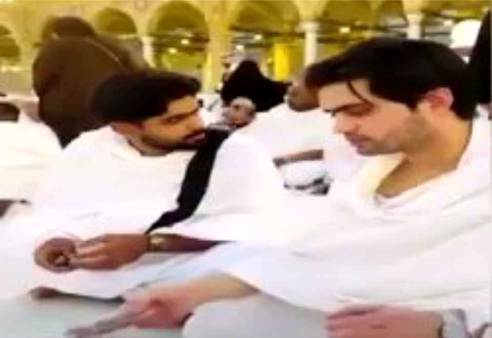 Star-Batter-Babar-Azam-Performs-Umrah.