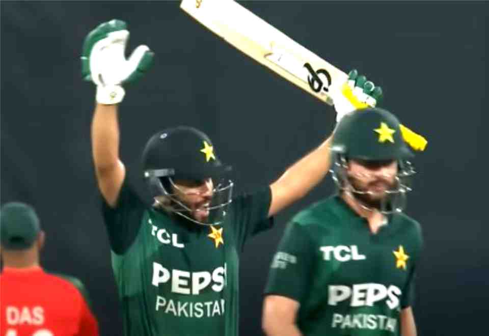 haris,babar,century,record