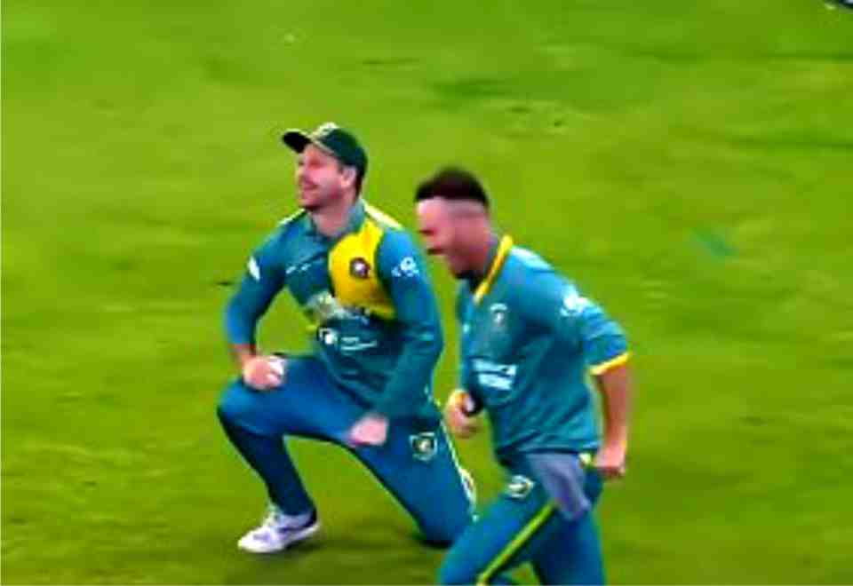 ab de villiers,amazing,catch,wows,fans