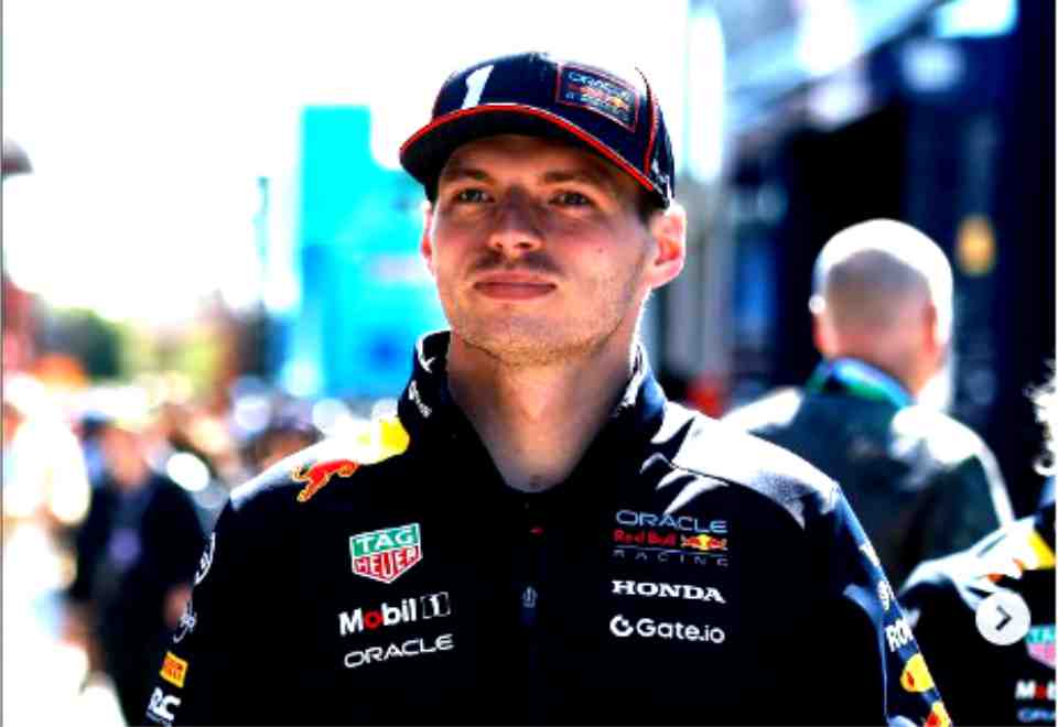 verstappen,mercedes,f1,braces,shock, move