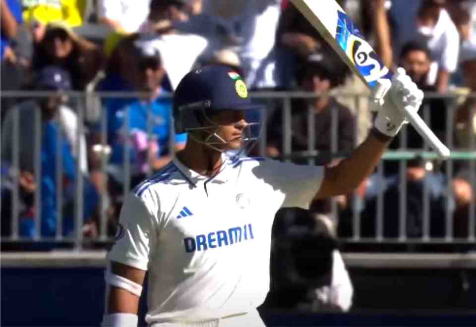 yashasvi jaiswal,strikes,back,bat break,drama