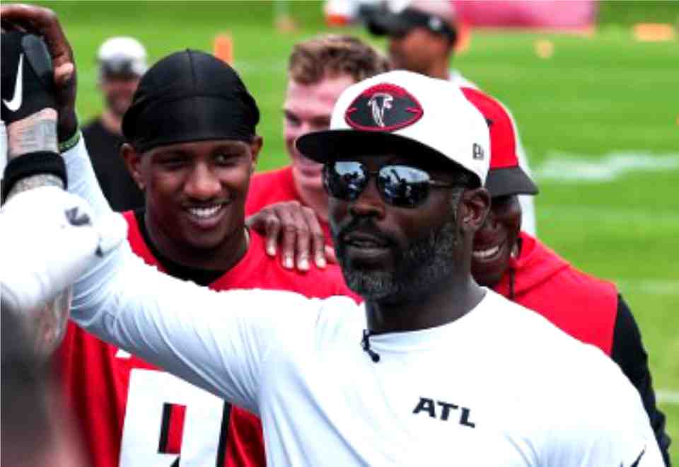Michael Vick’s Coaching Debut Ends in 27-7 Loss to Towson