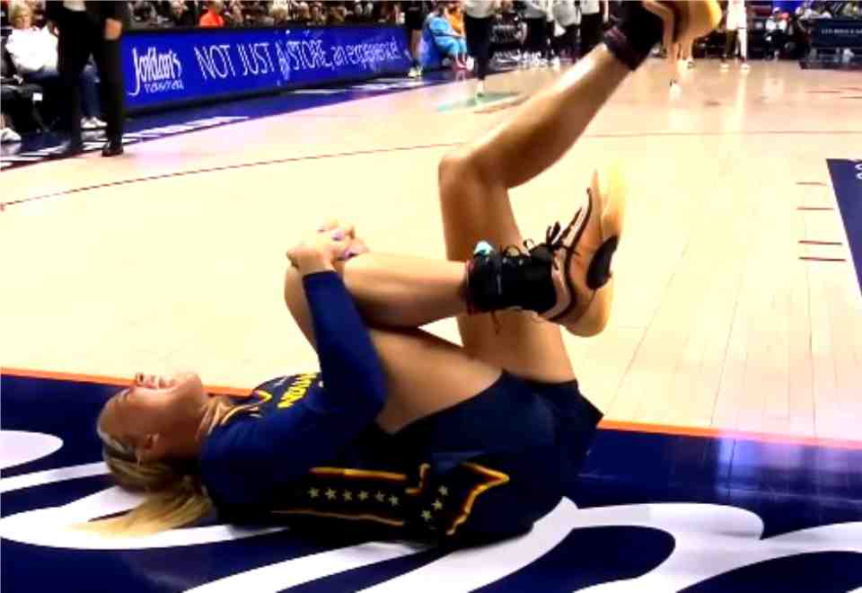 Sophie-Cunninghams-Knee-Injury-Rocks-Fevers-Playoff-Hopes