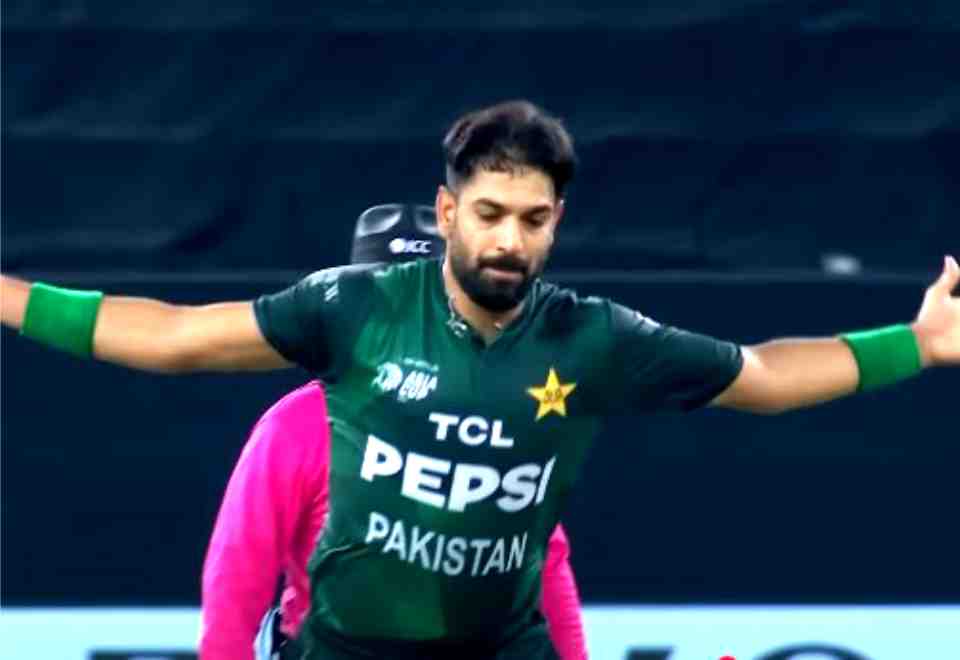 Asia-Cup-Final-Fans-Urge-Haris-Rauf-to-Avenge-India