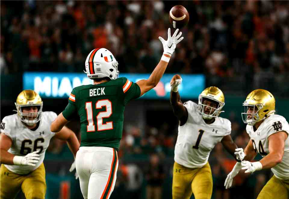 Notre-Dame-vs-Miami-Hurricanes-Win-27-24-Thriller