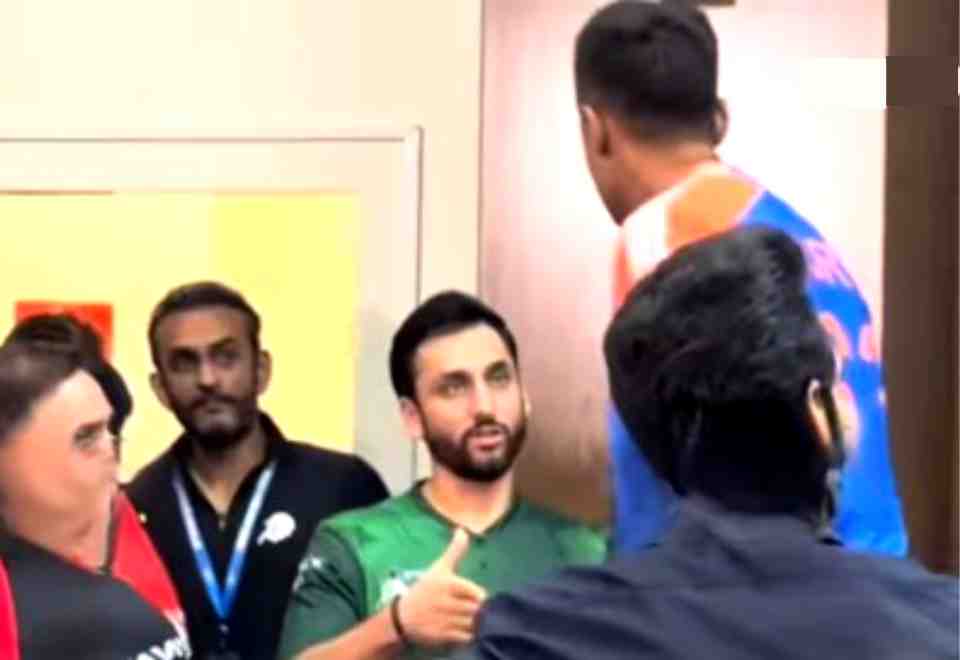 Surya Kumar Yadav Faces Backlash for Handshake with Pakistan Captain 1 Surya-Kumar-Yadav-Faces-Backlash-for-Handshake-with-Pakistan-Captain