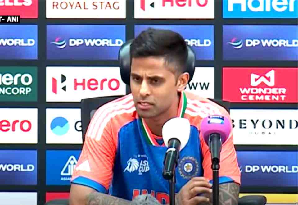 Suryakumar Refuses to Take Asia Cup Trophy from Mohsin Naqvi 5 Suryakumar Refuses to Take Asia Cup Trophy from Mohsin Naqvi