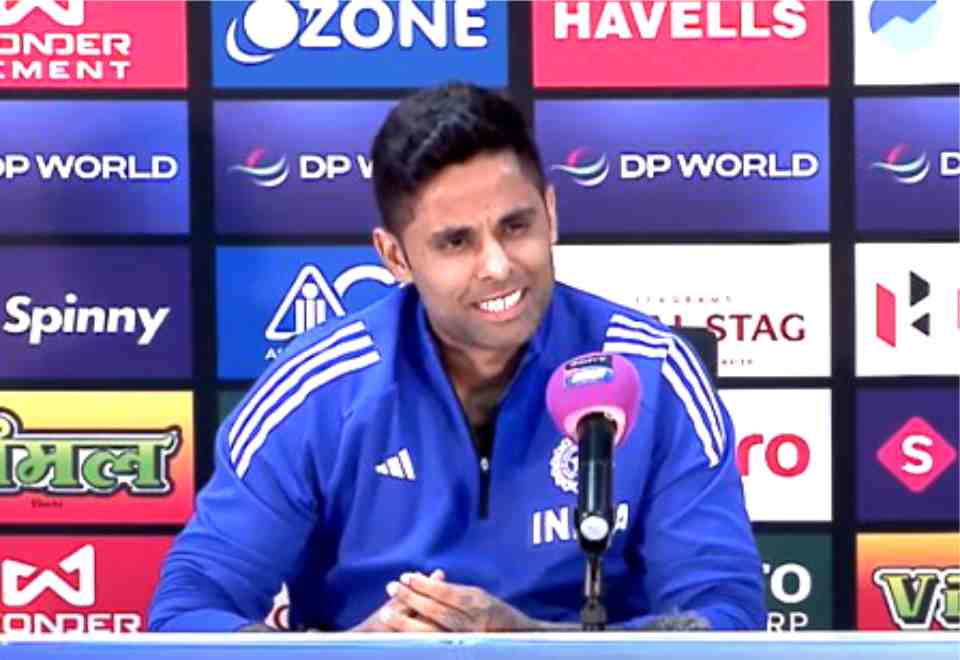 Suryakumar-Yadav-Forgets-Team-Changes-at-Toss