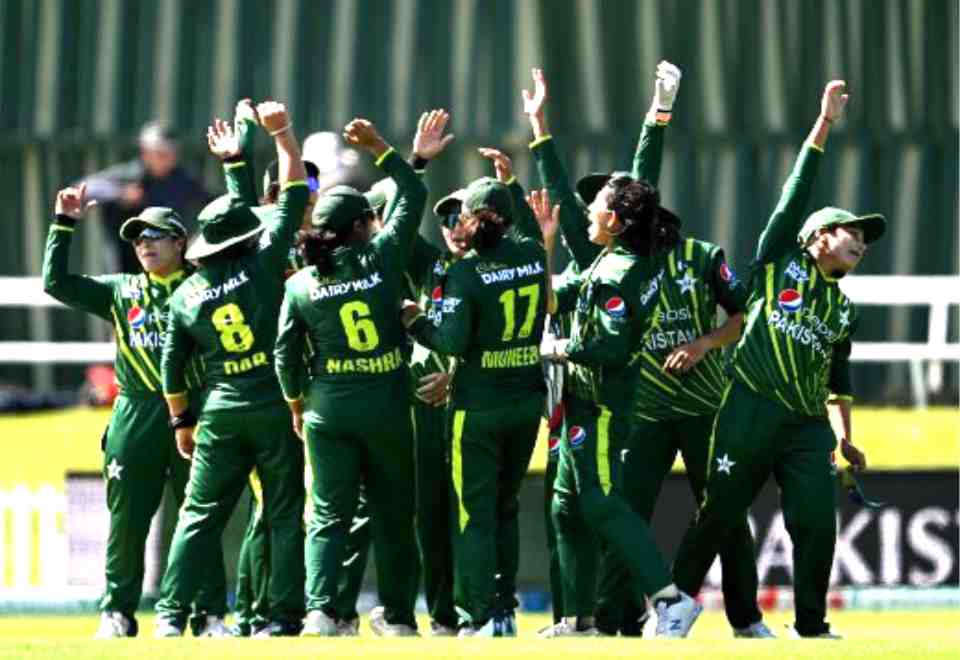 Early Collapse Hurts Pakistan in Womens World Cup Match