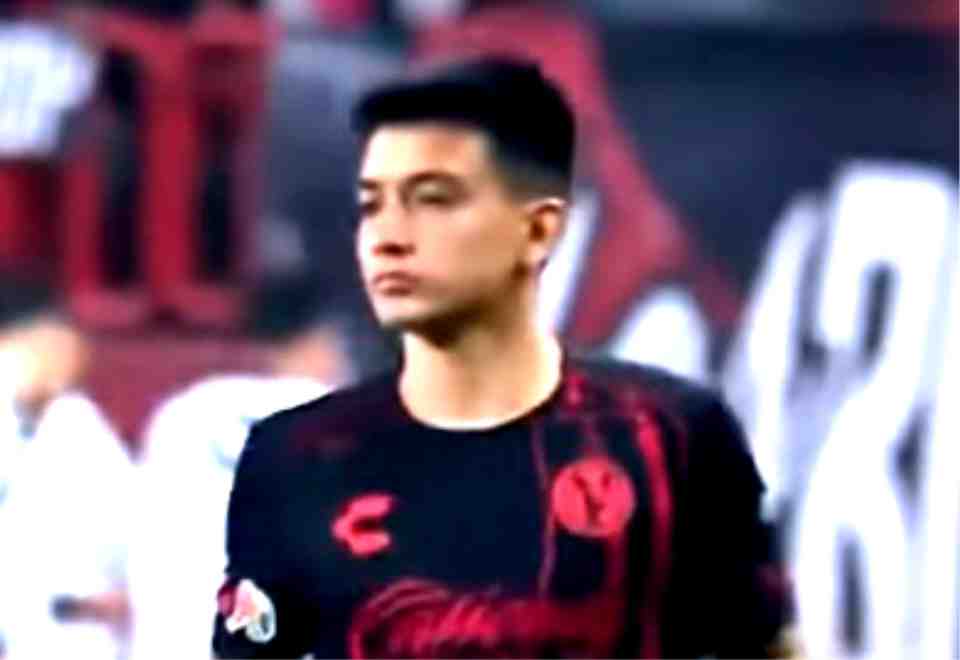 Mexicos-Teen-Star-Gilberto-Mora-Steals-the-Spotlight