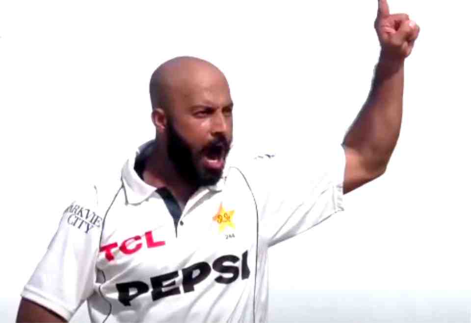 Young-Fan-Mimics-Sajid-Khans-Celebration-Wins-Hearts-Online